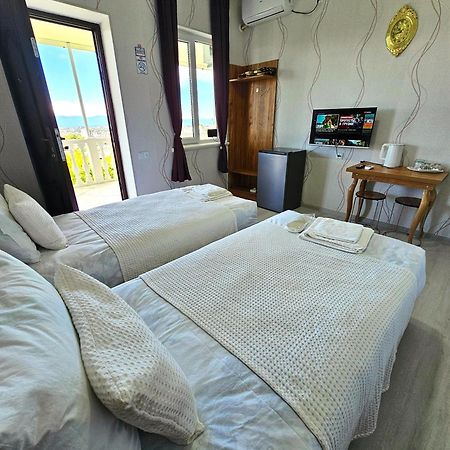 Hilltop Guest House Koutaïssi Extérieur photo