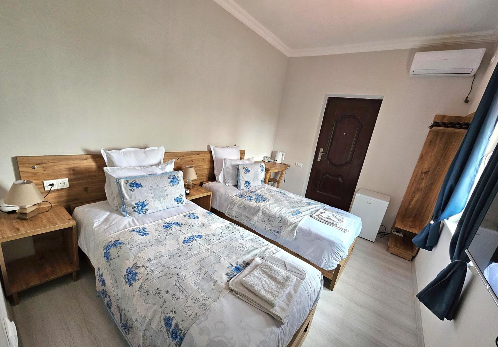 Hilltop Guest House Koutaïssi Extérieur photo
