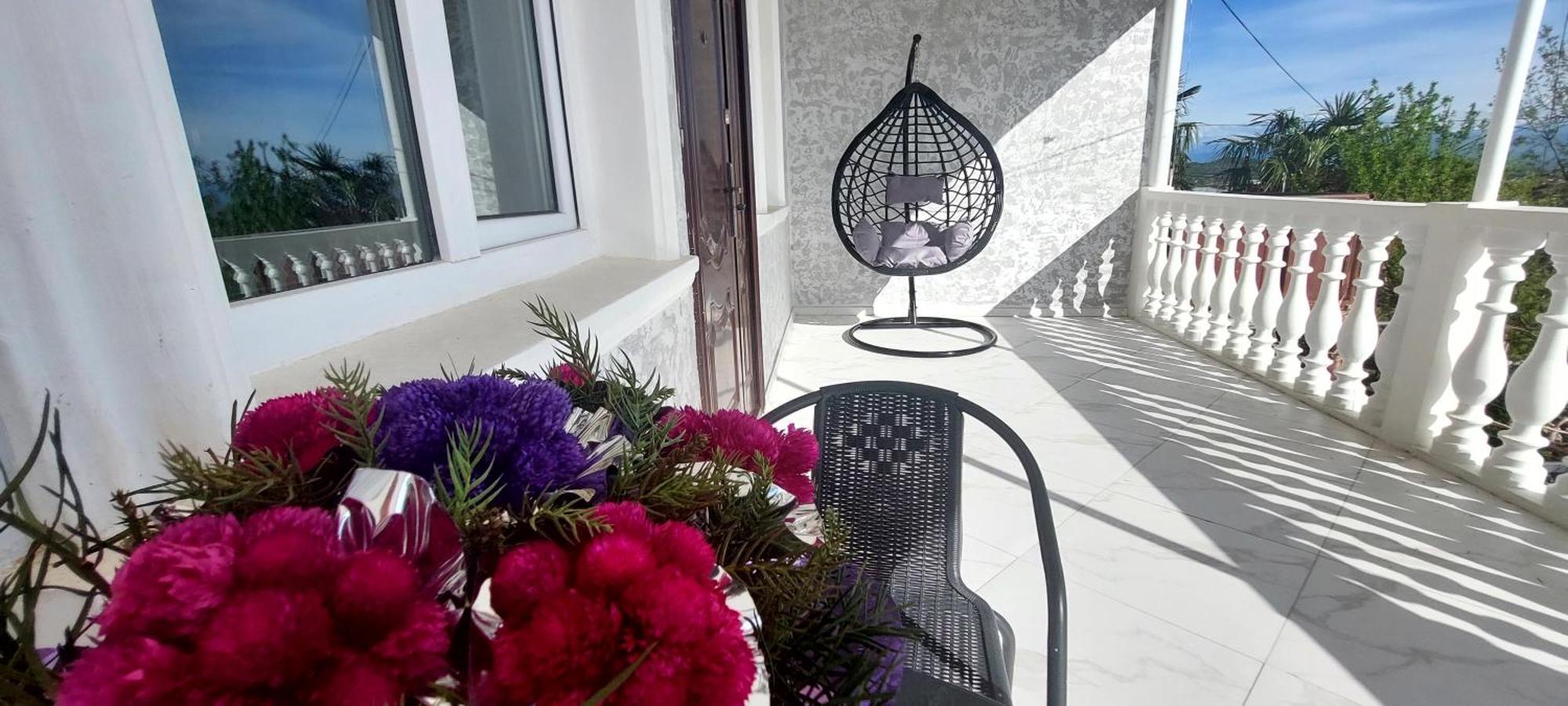 Hilltop Guest House Koutaïssi Extérieur photo