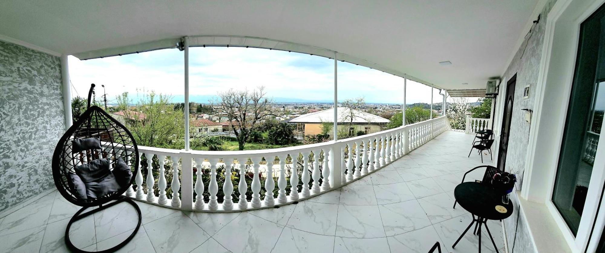 Hilltop Guest House Koutaïssi Extérieur photo